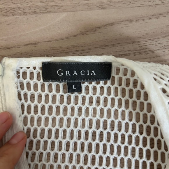 Gracia White Mesh Peplum Top Honeycomb Structured Sheer 3/4 Sleeve Large - Picture 3 of 8